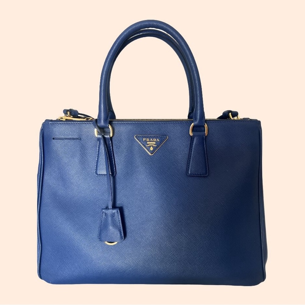 Saffiano Medium Galleria Double Zip Tote Bag